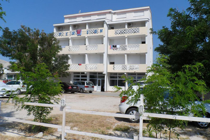 Rooms and Apartments Galeb